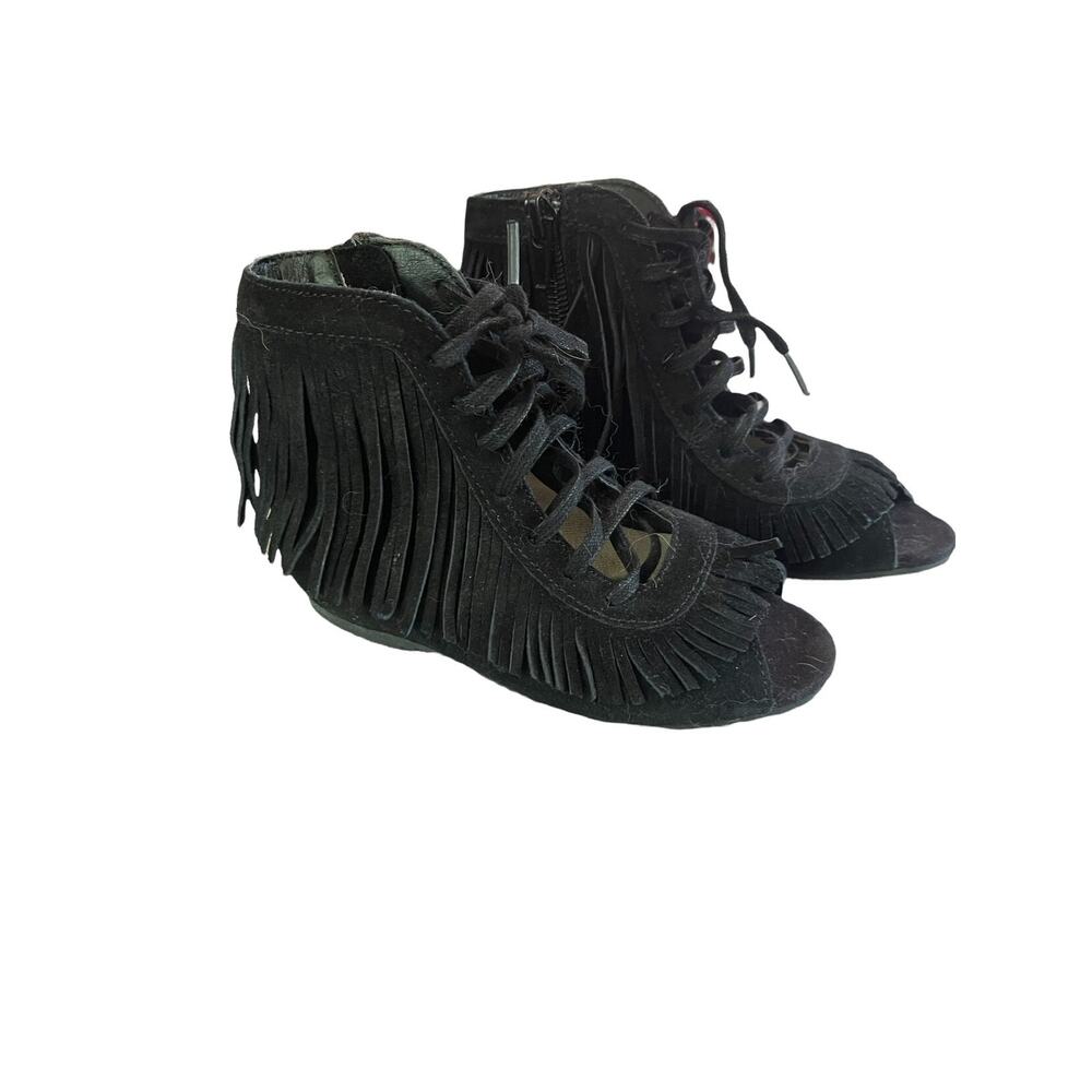 EUC Size 8 Joyfolie Fringe Lace Ups